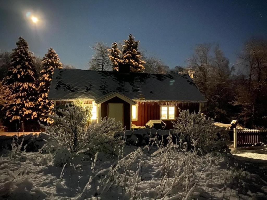 Mysig Stuga Naera Aestad Vingard & Spa Ästad Exterior foto